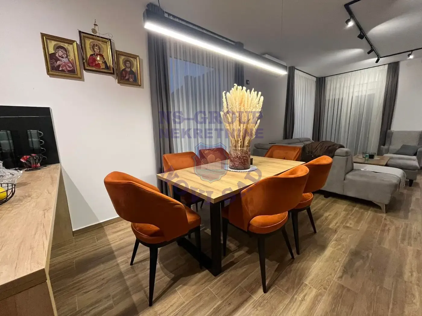 kuca na prodaju Veternik 300m2 559228