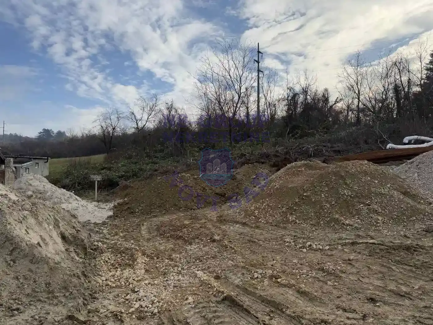 plac na prodaju Sremska Kamenica 1945m2 561204