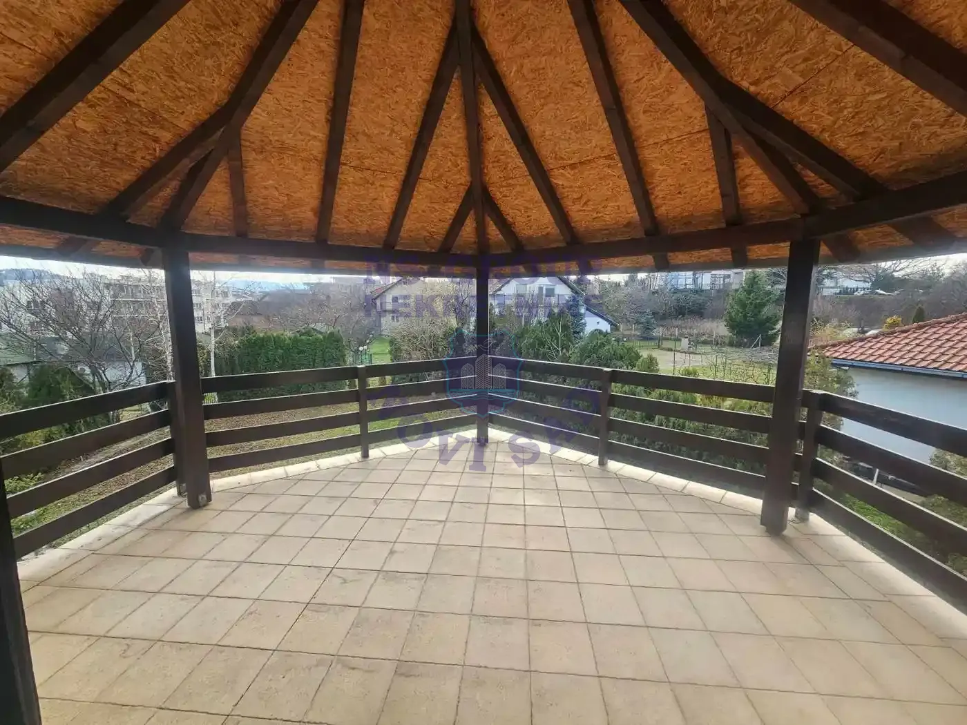 kuca na prodaju Sremska Kamenica 170m2 561706