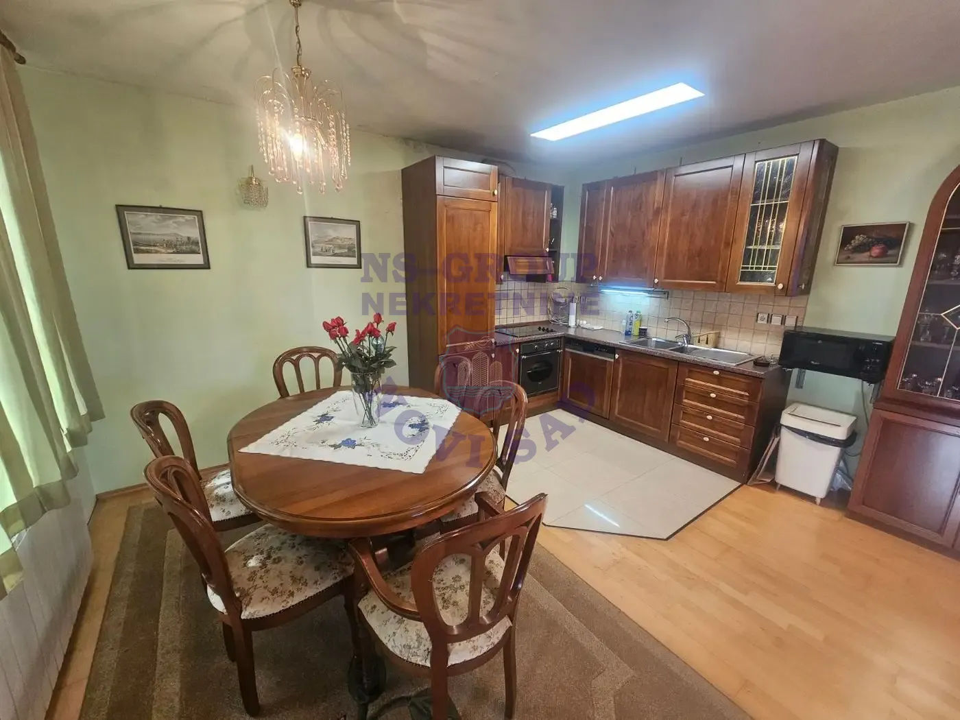 kuca na prodaju Sremska Kamenica 170m2 561706