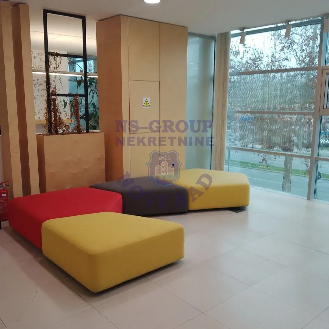 lokal za izdavanje Novi Sad 530m2 15242