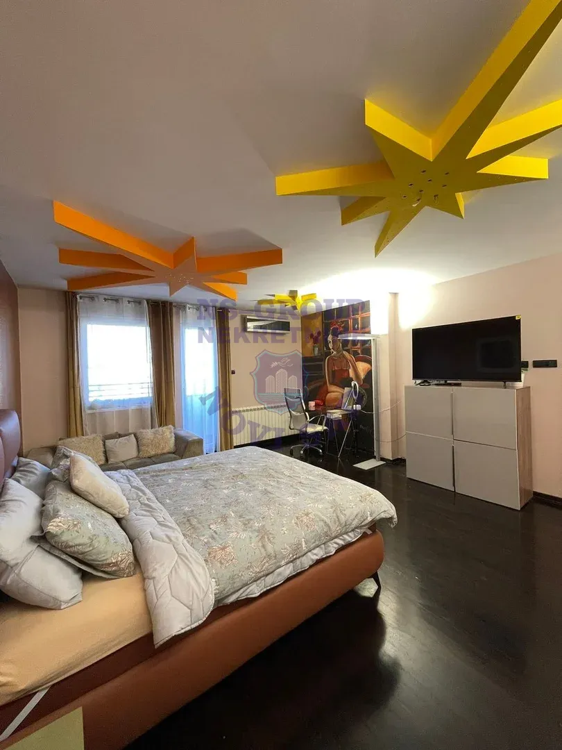 stan na prodaju Novi Sad 310m2 561166