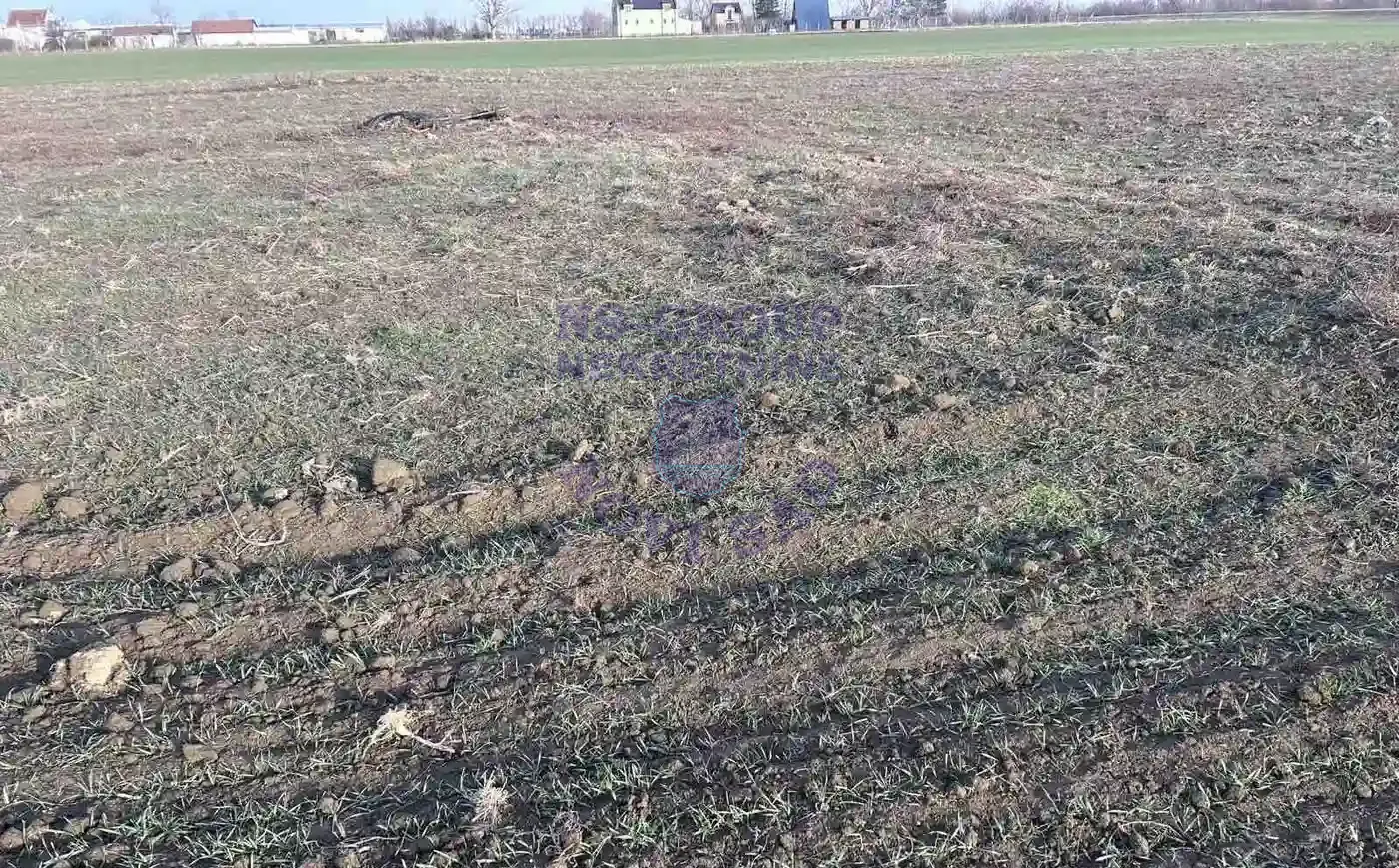plac na prodaju Begeč 2109m2 553258