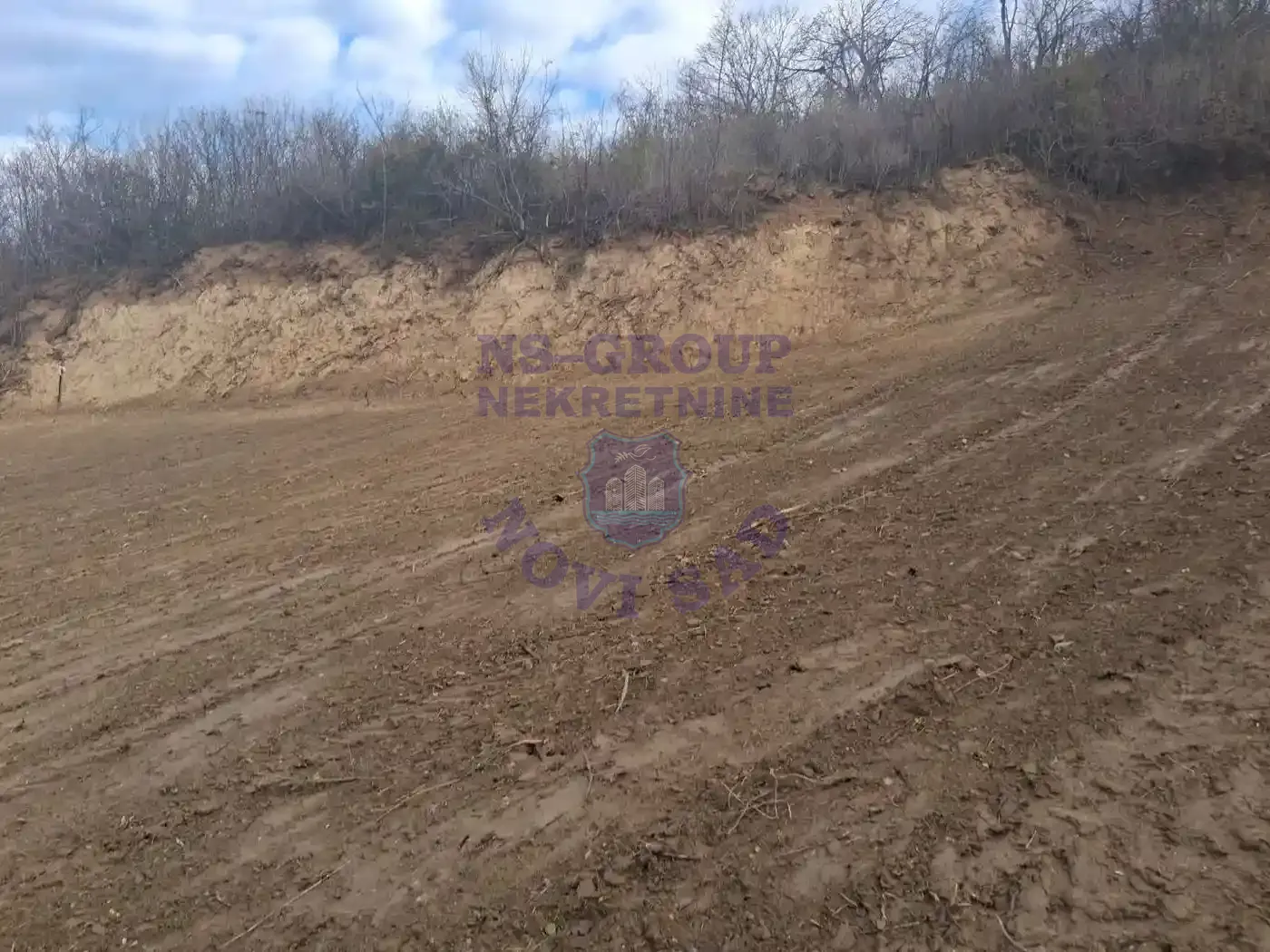 plac na prodaju Petrovaradin 1799m2 561115