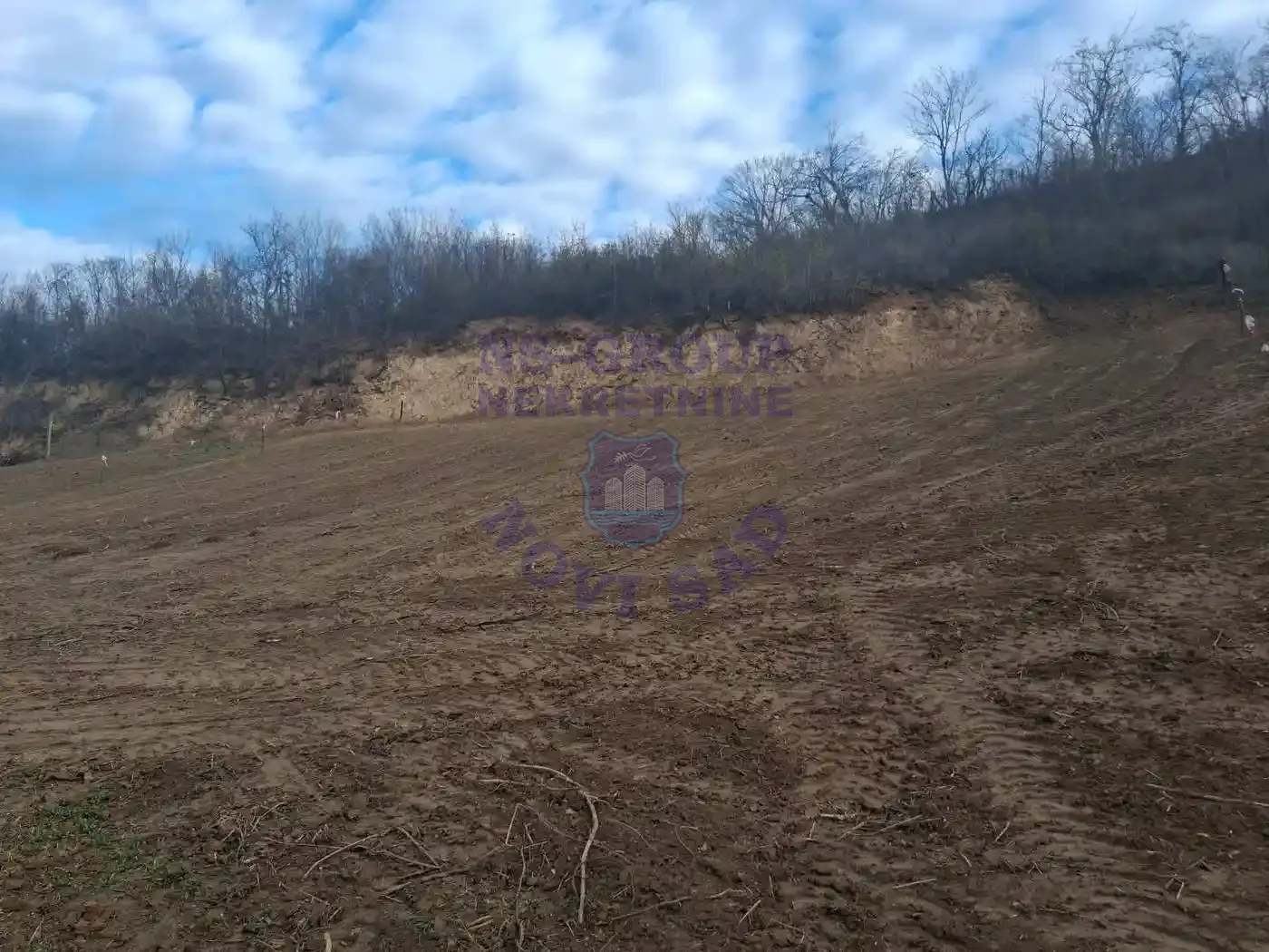 plac na prodaju Petrovaradin 1799m2 561115