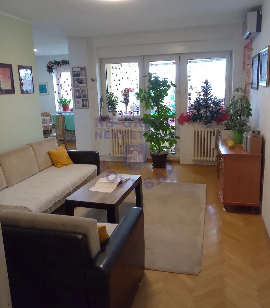 stan na prodaju Novi Sad, 100m2 562623