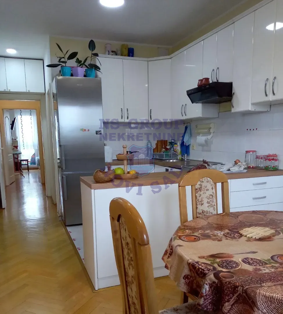 stan na prodaju Novi Sad 100m2 562623