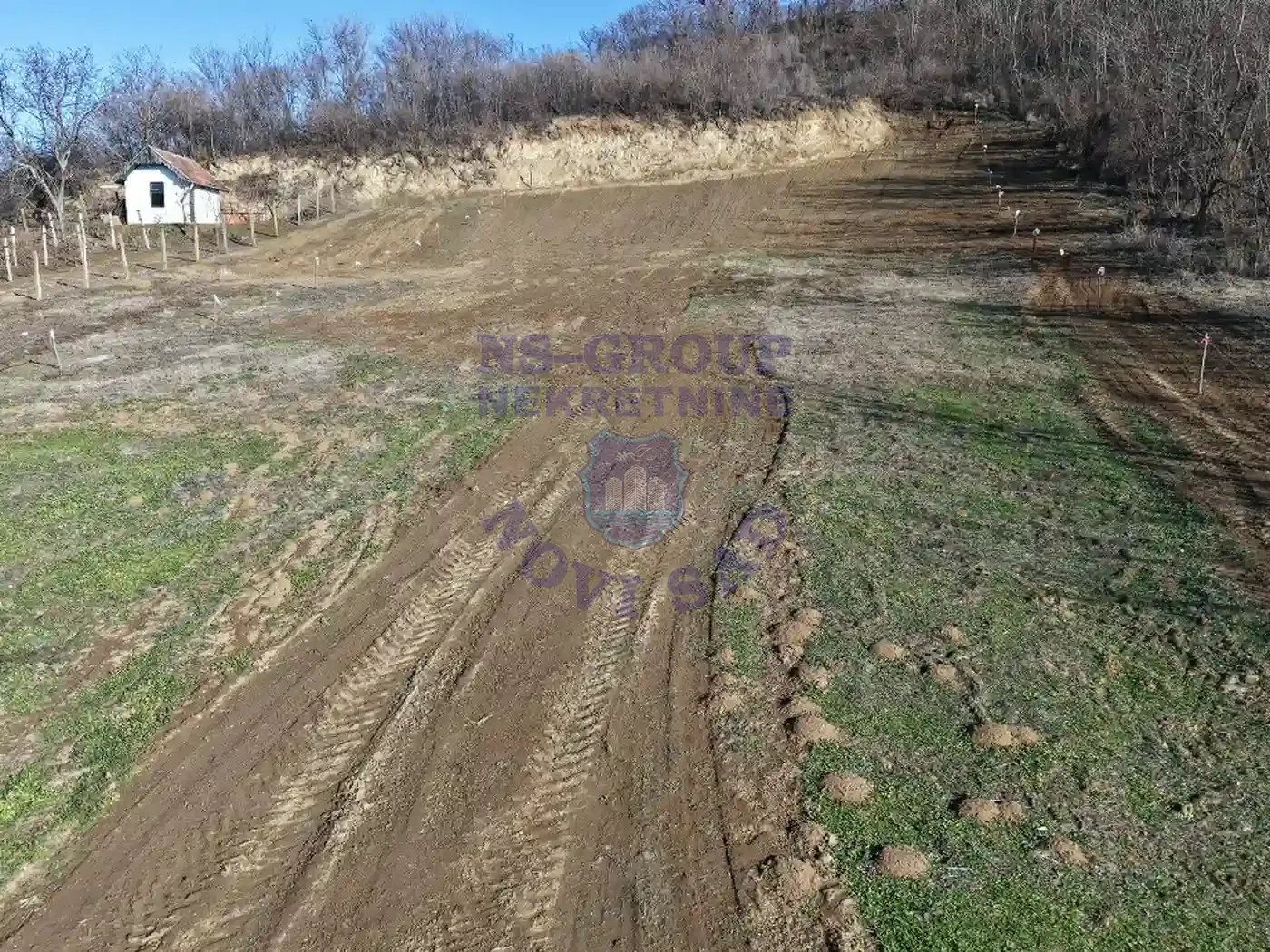 plac na prodaju Petrovaradin 1799m2 561115