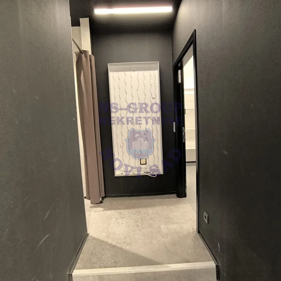 lokal za izdavanje Novi Sad 175m2 15472