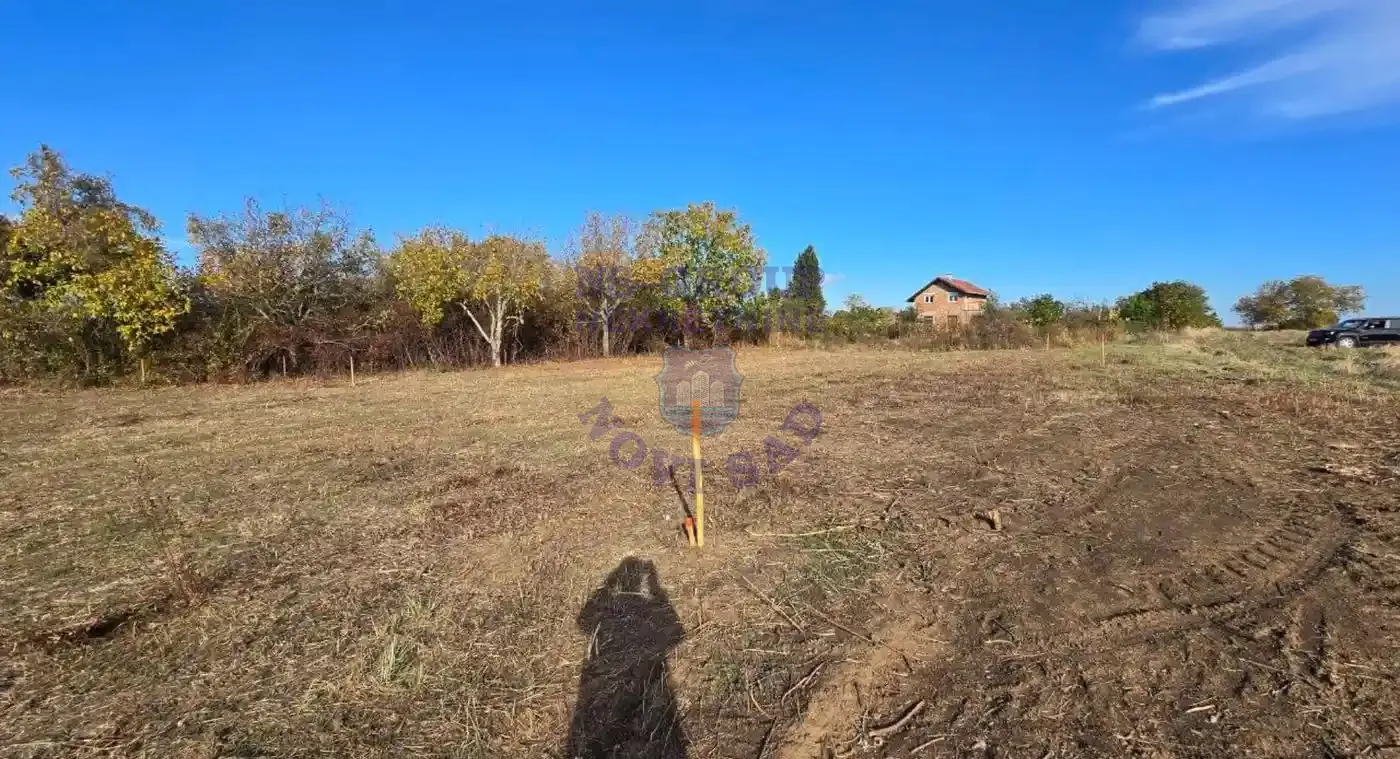 plac na prodaju Sremska Kamenica 750m2 560616