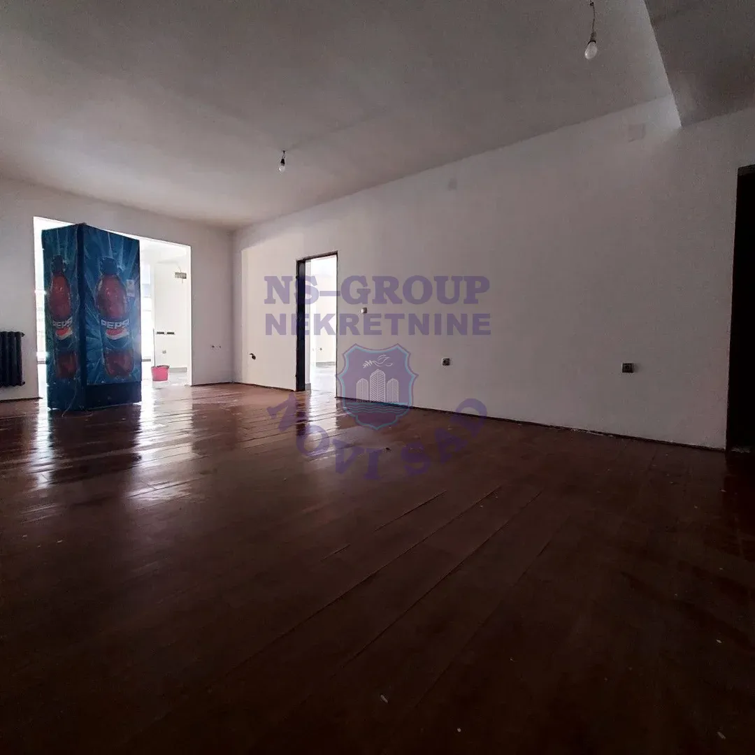 lokal za izdavanje Novi Sad 192m2 15530