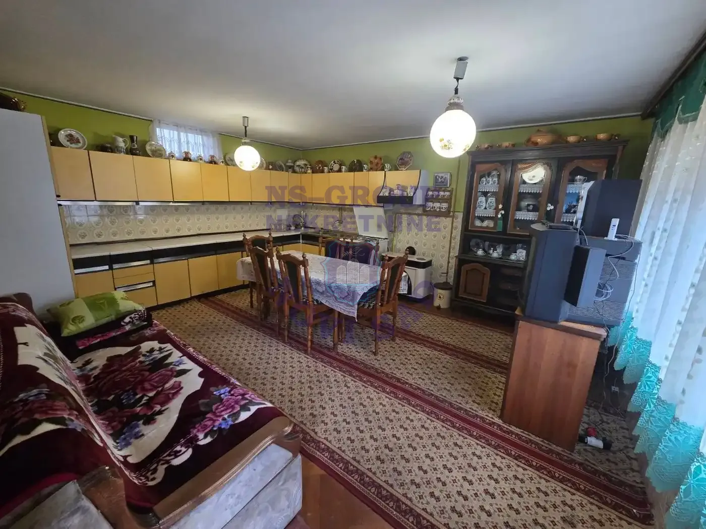 kuca na prodaju Kisač 250m2 564339