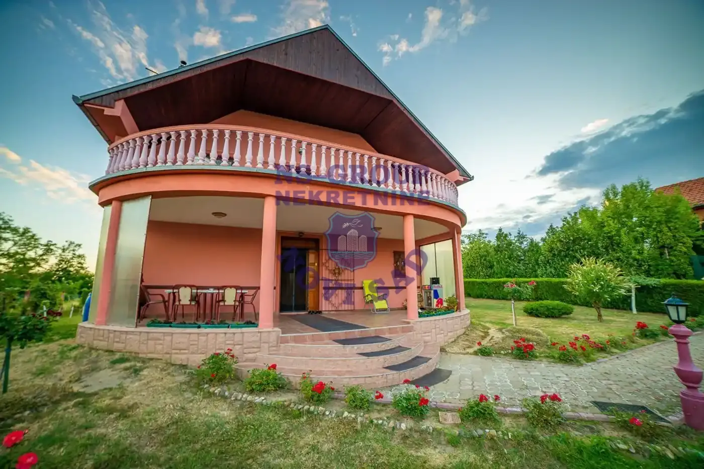 kuca na prodaju Krušedol, 240m2 564494