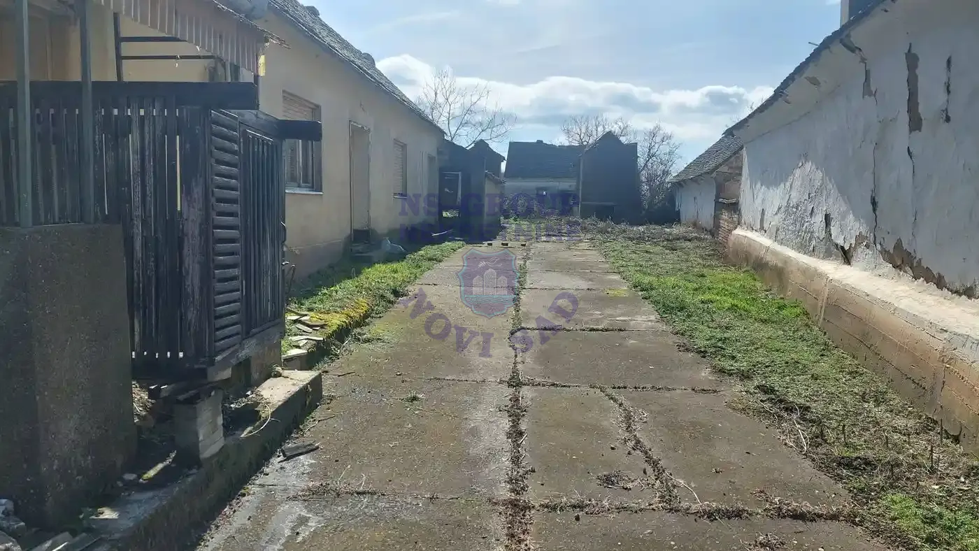 kuca na prodaju Jazak 120m2 564822