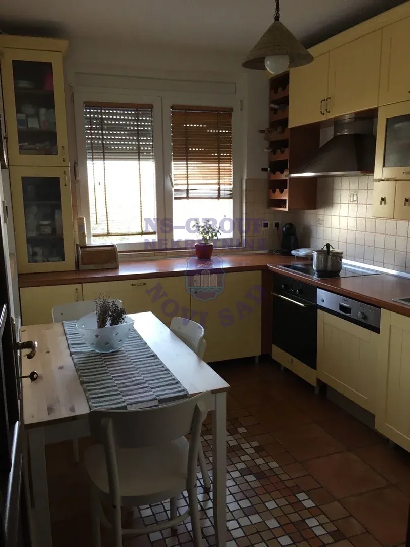 stan na prodaju Novi Sad 100m2 564787