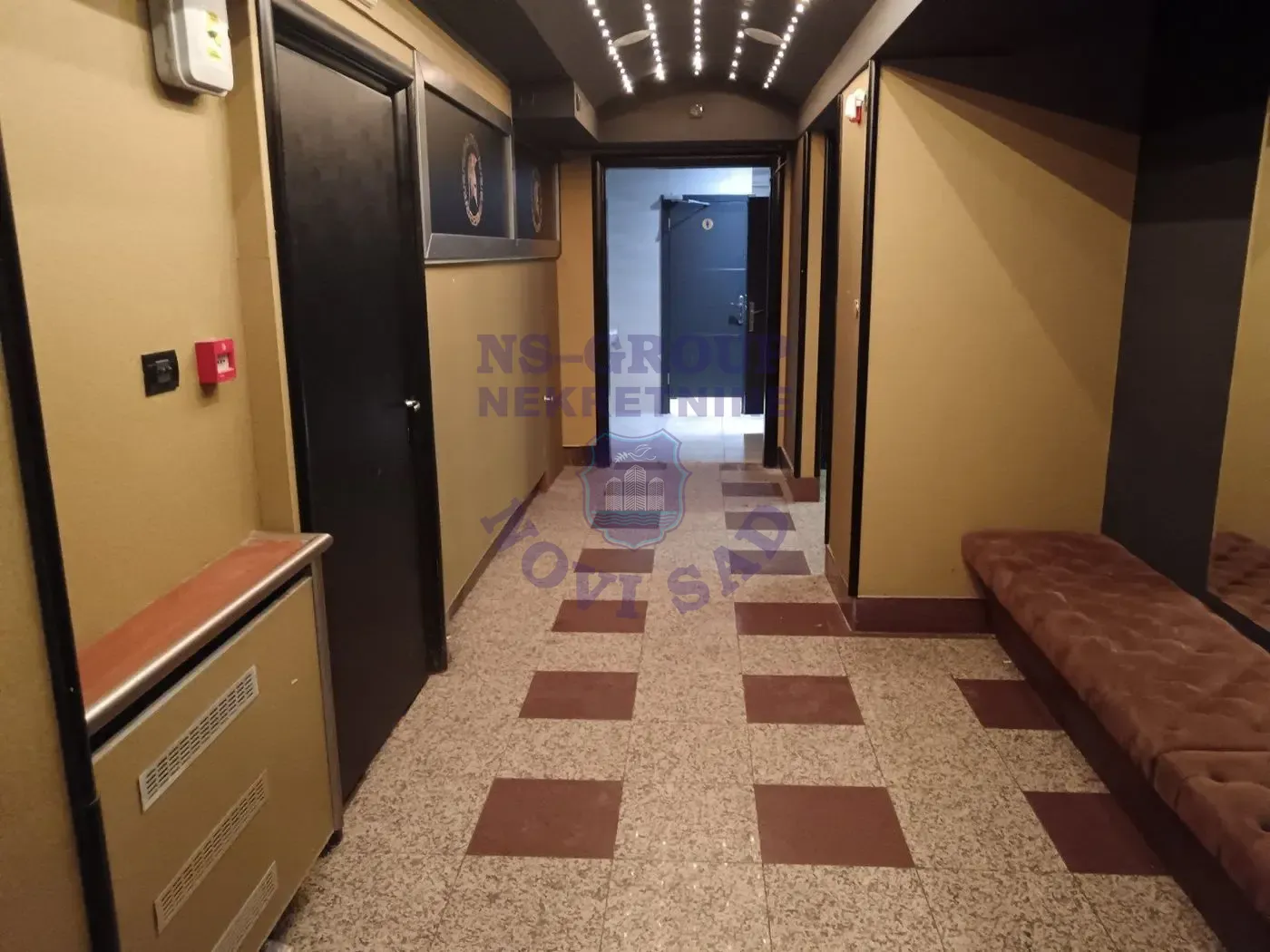 lokal na prodaju Novi Sad 219m2 564736