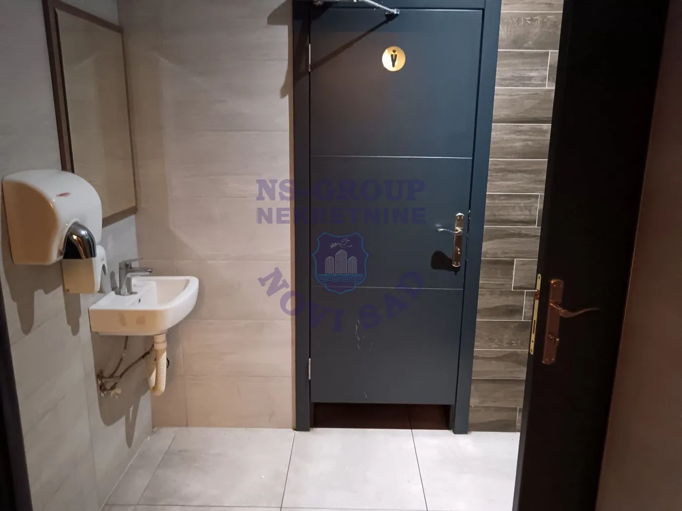 lokal na prodaju Novi Sad 219m2 564736
