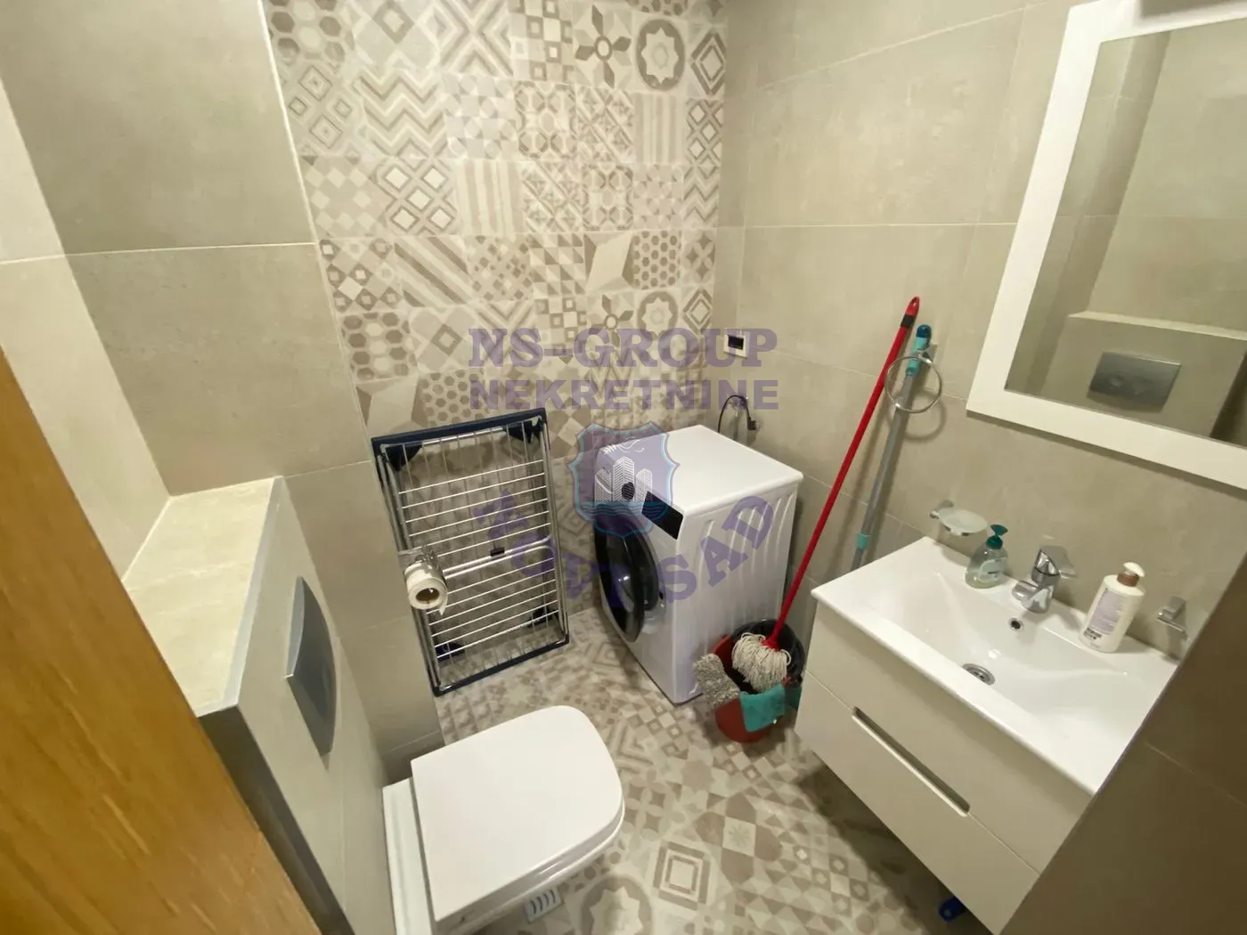 stan za izdavanje Novi Sad 80m2 15741