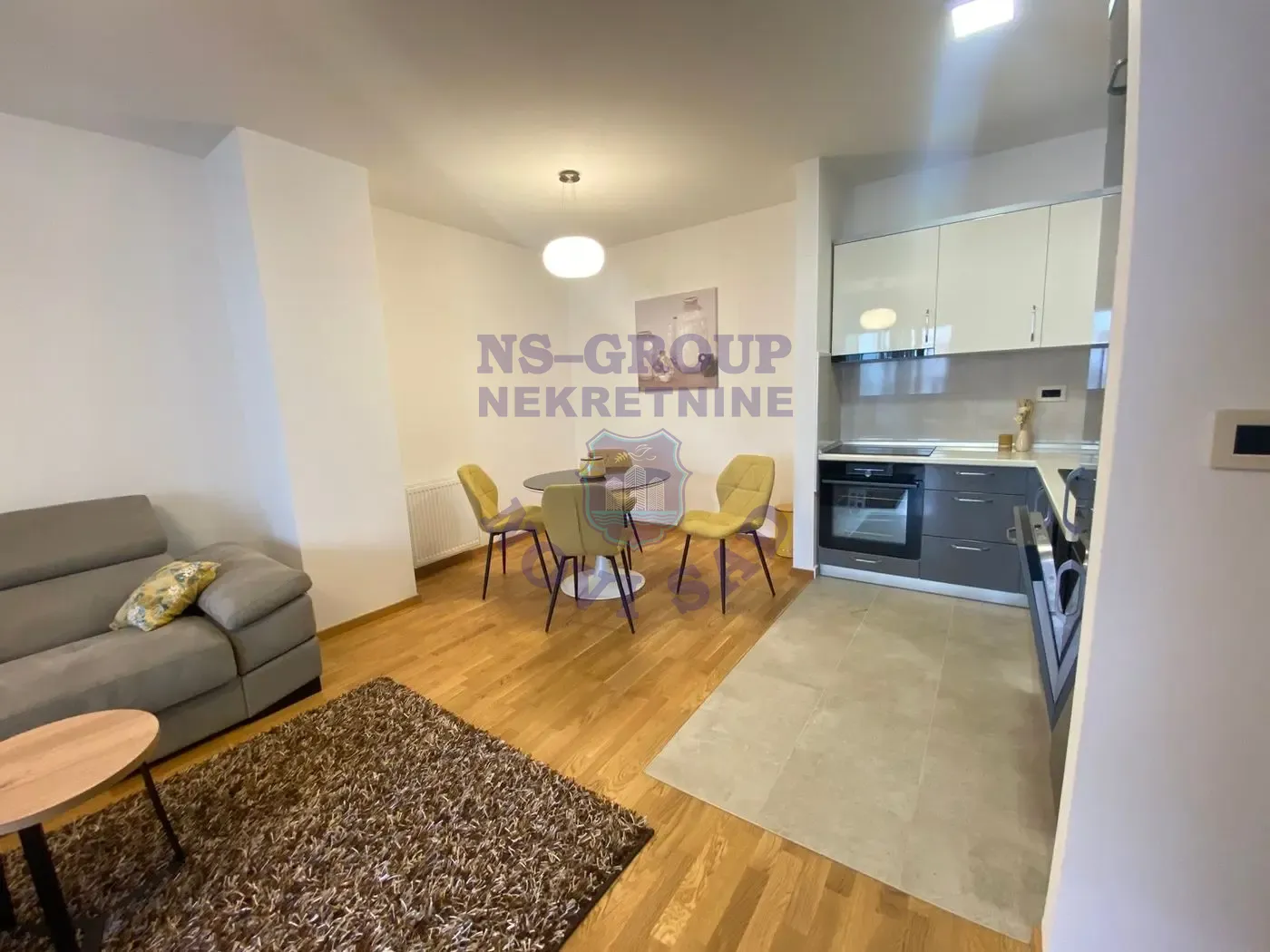 stan za izdavanje Novi Sad 80m2 15741