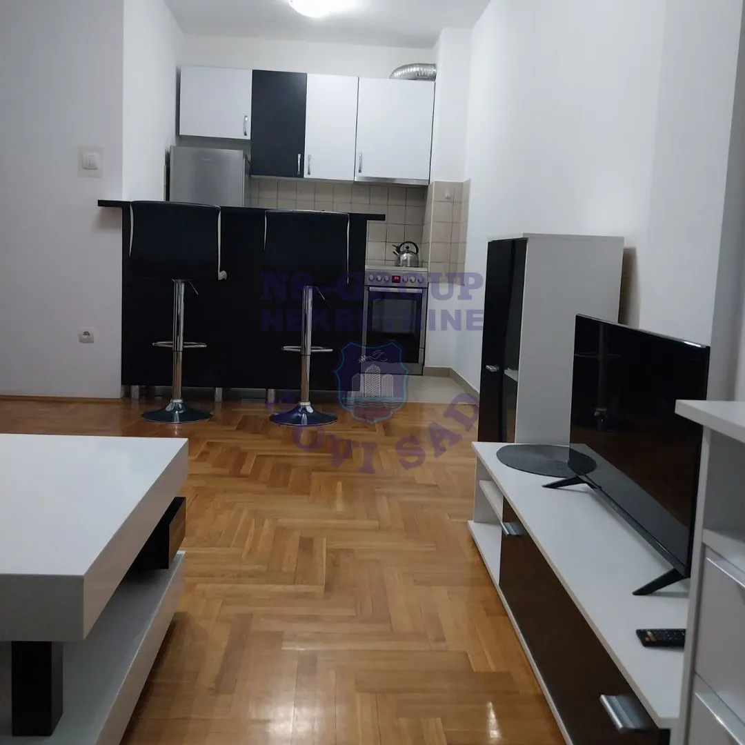 Stan za izdavanje Novi Sad 44m2, 15918