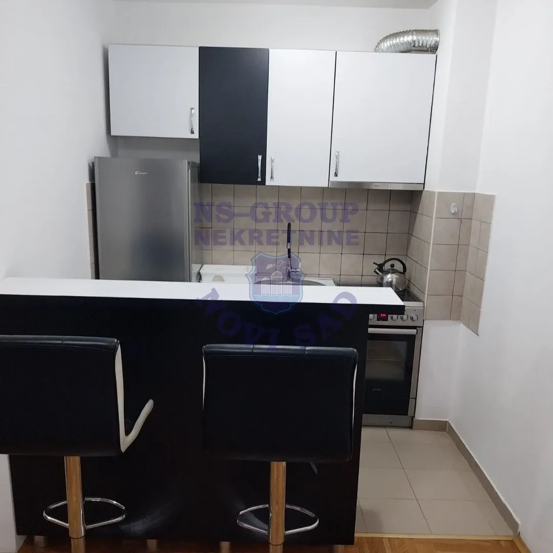 Stan za izdavanje Novi Sad 44m2, 15918