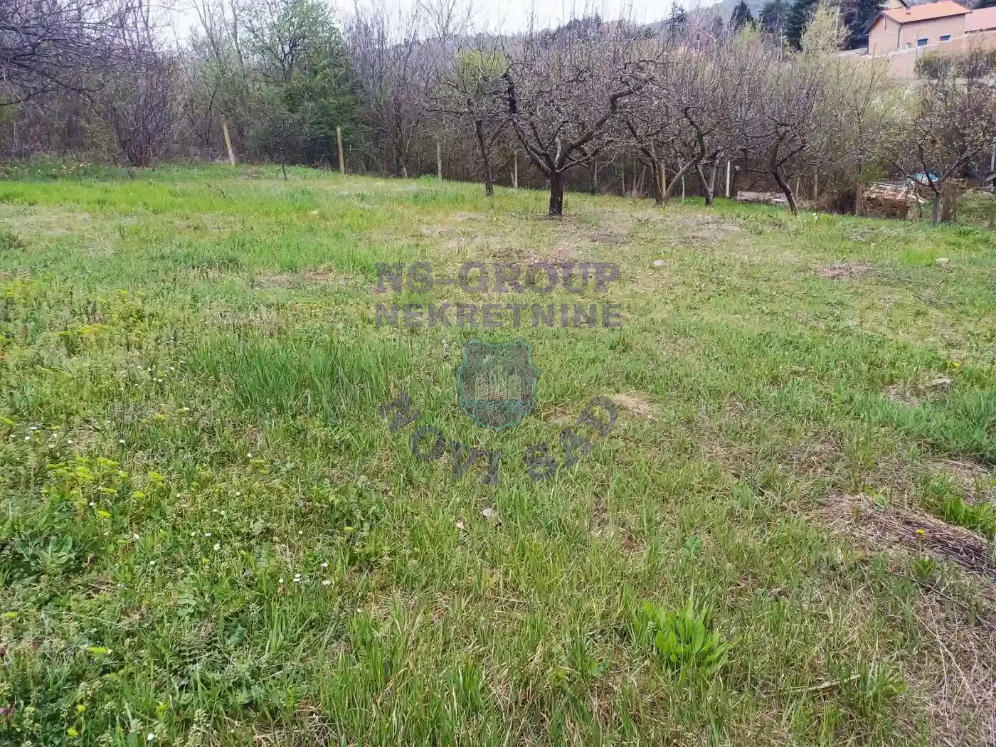 plac na prodaju Ledinci 1003m2 566429