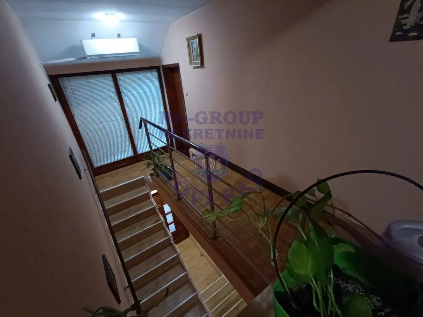 kuca na prodaju Veternik 325m2 542405