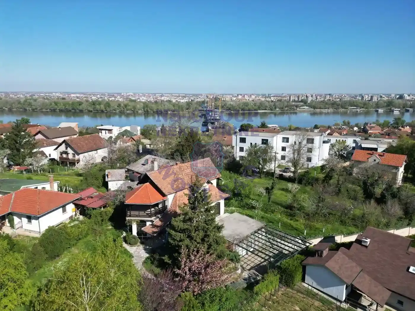 kuca na prodaju Sremska Kamenica 170m2 561706