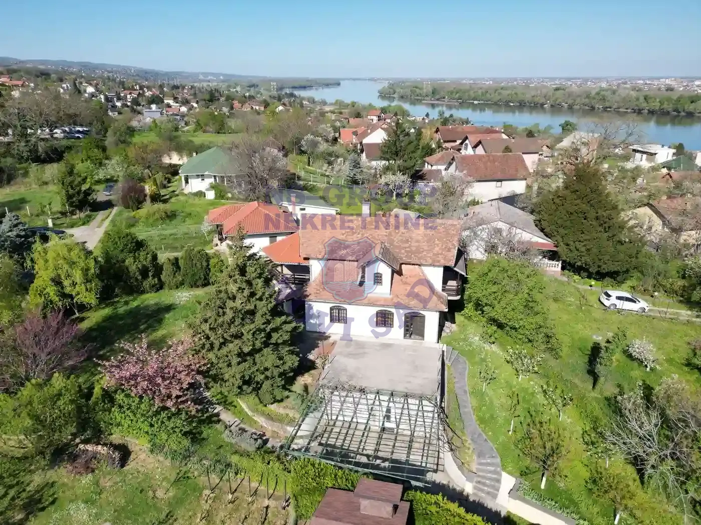 kuca na prodaju Sremska Kamenica 170m2 561706