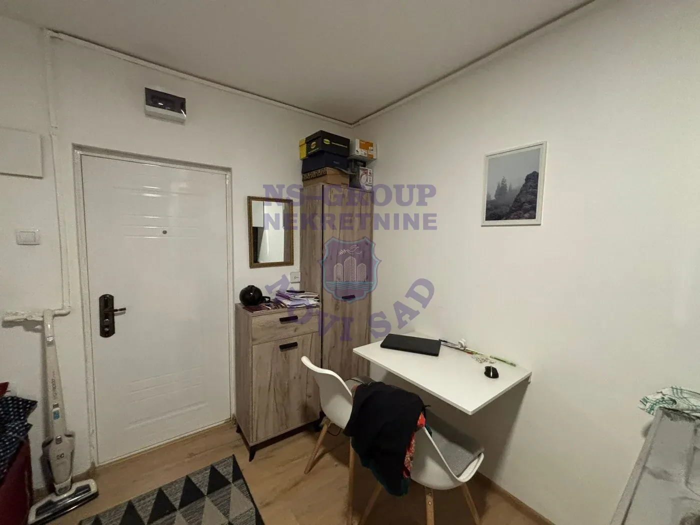 stan na prodaju Novi Sad, 12m2 567862