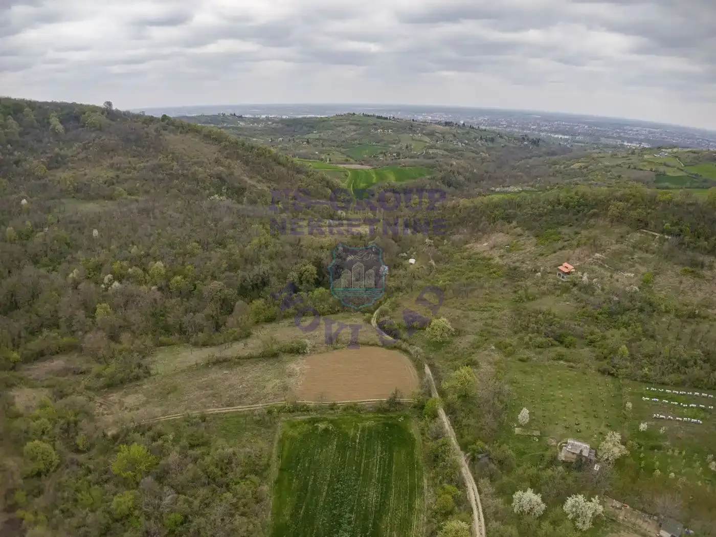 plac na prodaju Ledinci 2055m2 568352