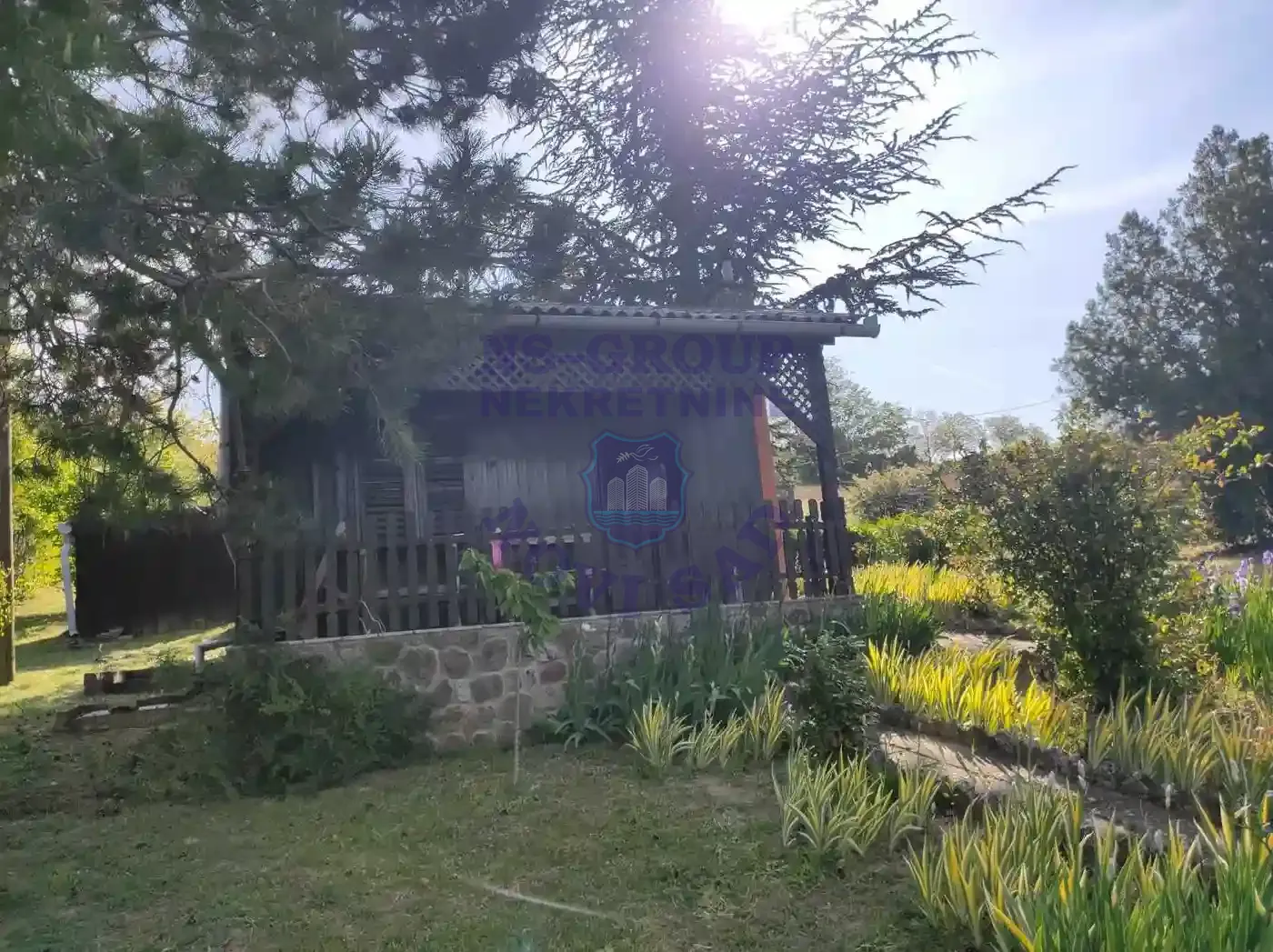 property-card-img-98102