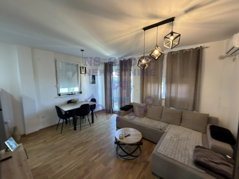 stan na prodaju Novi Sad, 45m2 569580