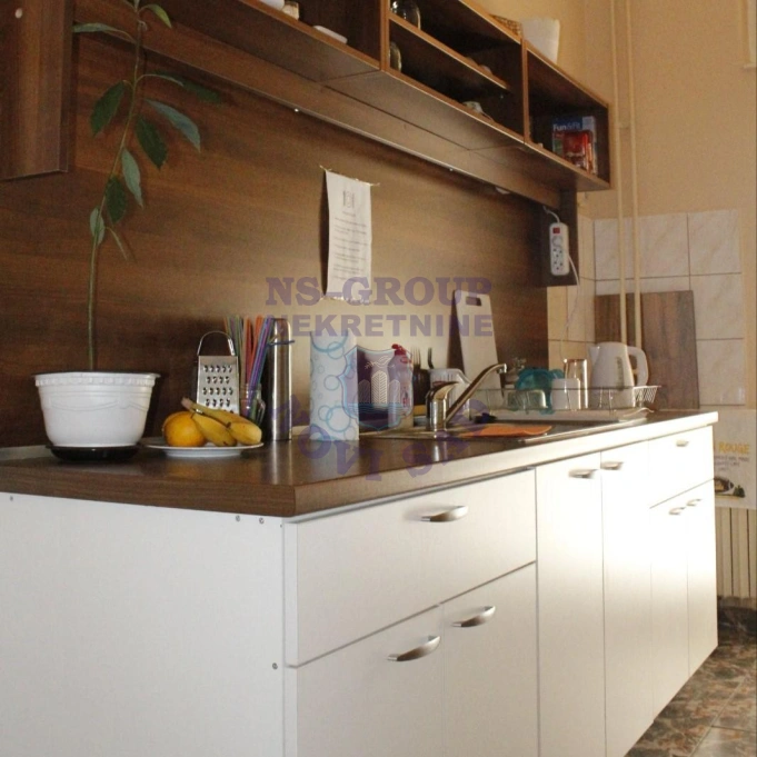 stan za izdavanje Novi Sad 140m2 16279
