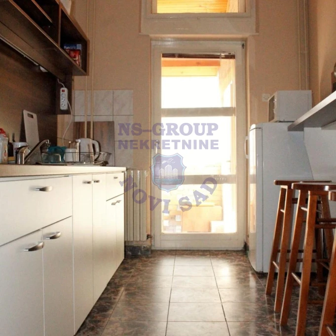 stan za izdavanje Novi Sad 140m2 16279