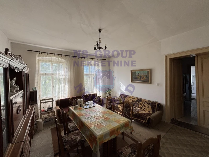 kuca na prodaju Petrovaradin, 187m2 569585