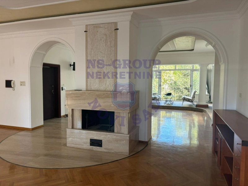 stan za izdavanje Novi Sad 213m2 16334