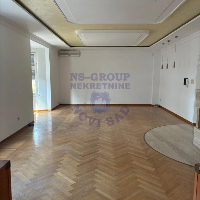 stan za izdavanje Novi Sad 213m2 16334