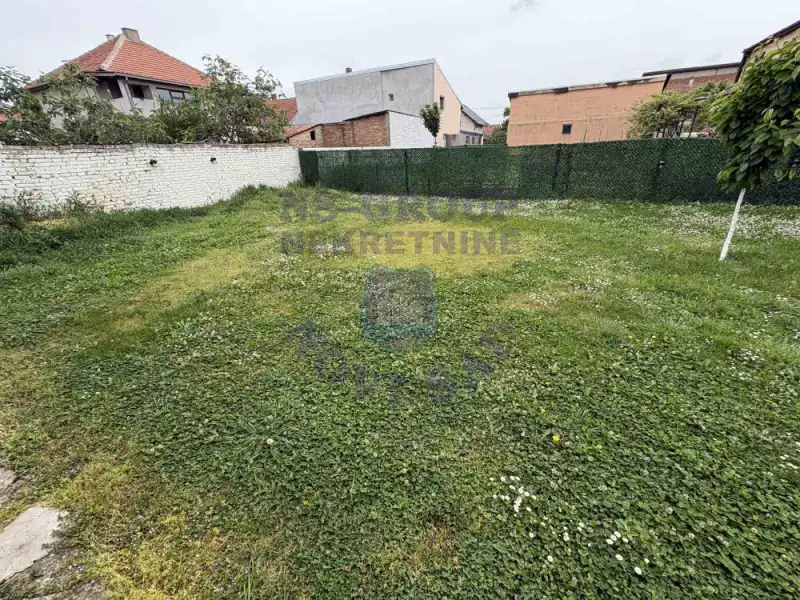 kuca na prodaju Veternik 300m2 569993