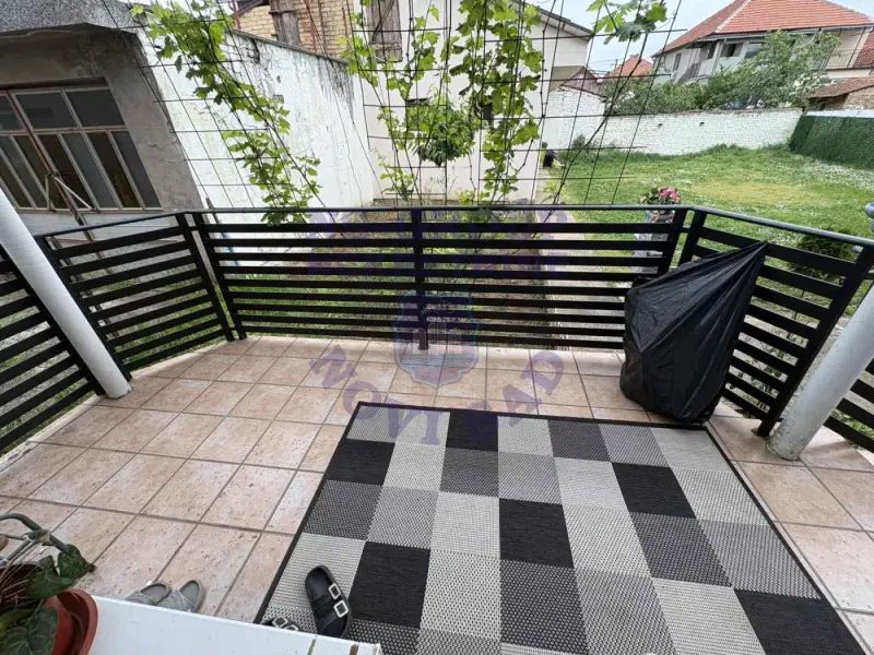 kuca na prodaju Veternik 300m2 569993