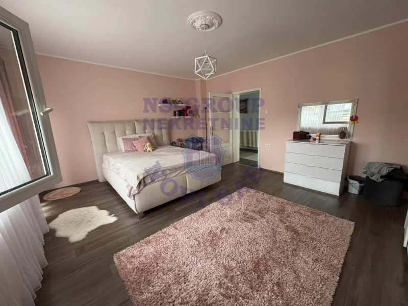 kuca na prodaju Veternik 300m2 569993