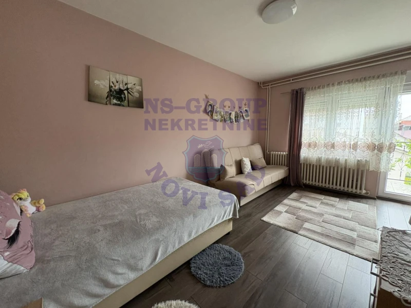 kuca na prodaju Veternik 300m2 569993
