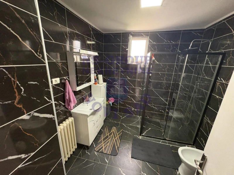 kuca na prodaju Veternik 300m2 569993