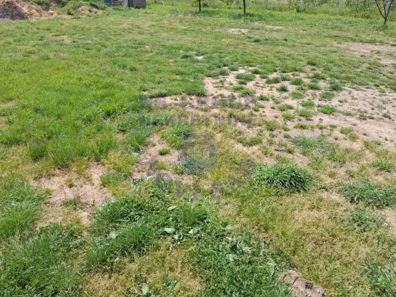 plac na prodaju Veternik 596m2 570097