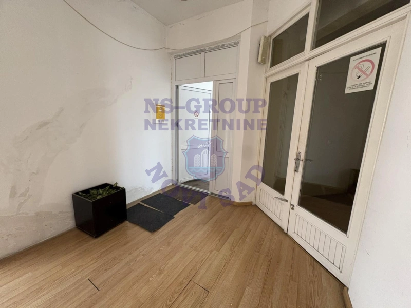 lokal na prodaju Inđija 174m2 570146