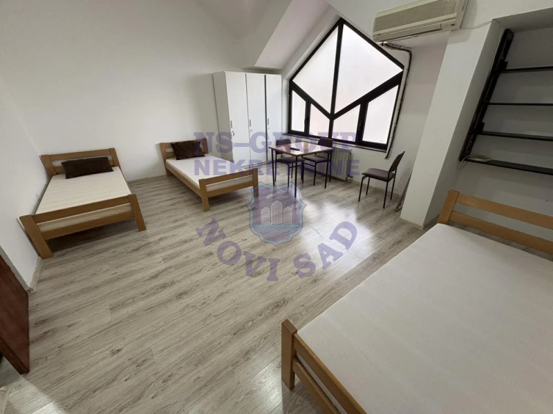 lokal na prodaju Inđija, 174m2 570146