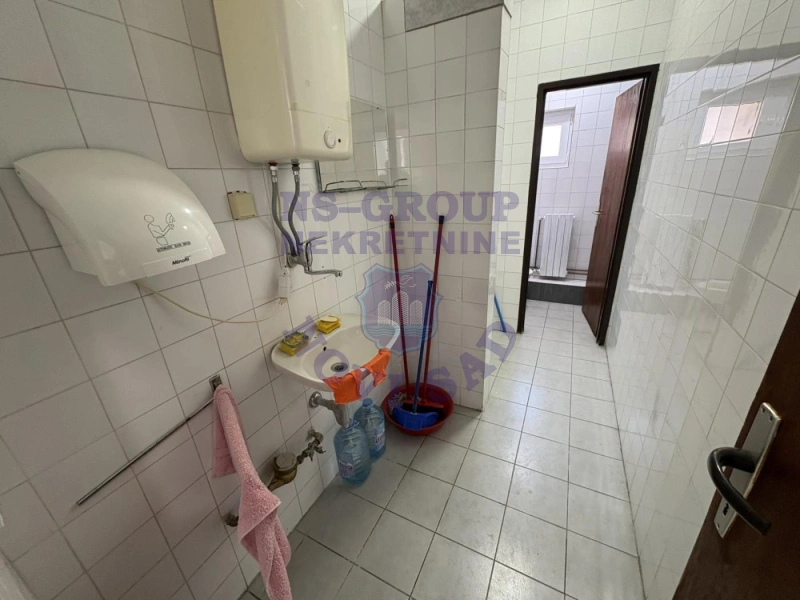 lokal na prodaju Inđija 174m2 570146