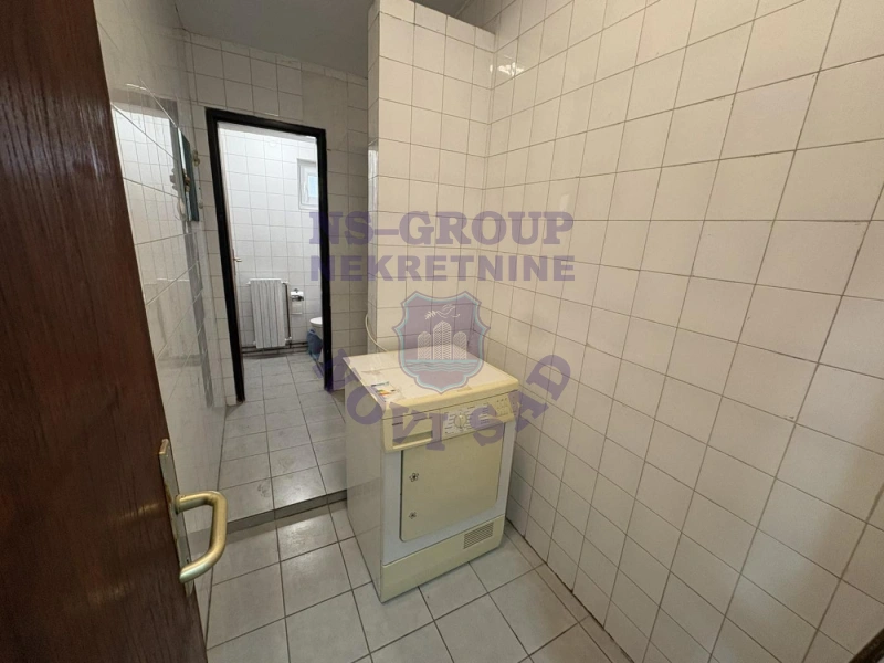 lokal na prodaju Inđija 174m2 570146