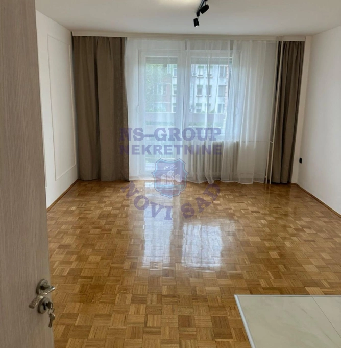 stan na prodaju Novi Sad, 60m2 570255