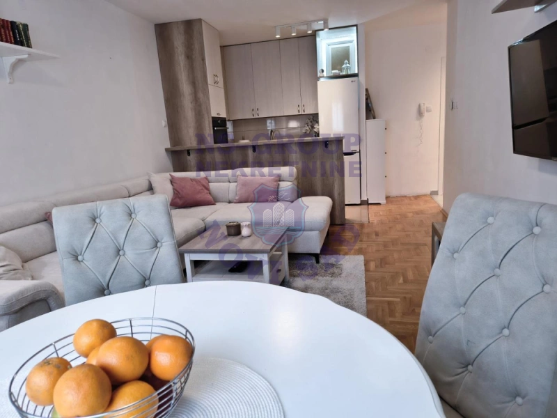 stan na prodaju Novi Sad 64m2 570197